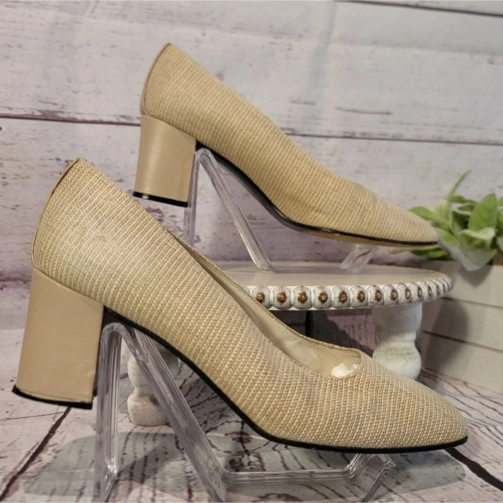 Vintage Stuart Weitzman Women's Beige Square Toe Pump Heels Size 8.5B